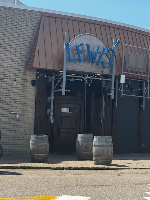 LEWIS'-NORWOOD, MA